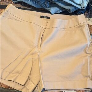 Apt. 9 Women's Beige Shorts